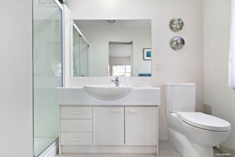 Photo of property in 1/19 Driscoll Place, Farm Cove, Auckland, 2010