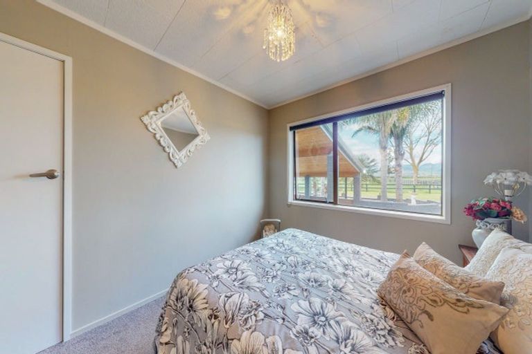 Photo of property in 32 Hauraki Road, Hauraki, Auckland, 0622