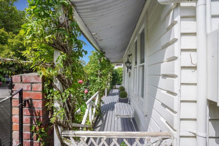 Photo of property in 96 Holly Road, St Albans, Christchurch, 8014