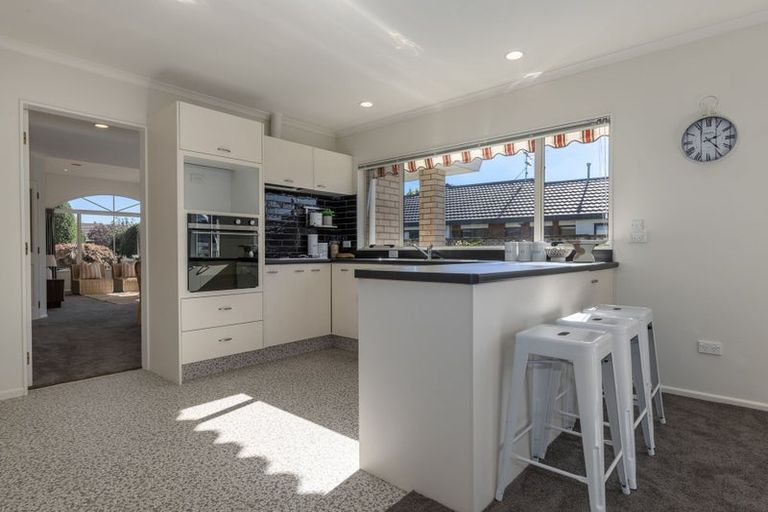 Photo of property in 15a Runanga Grove, Waikanae, 5036