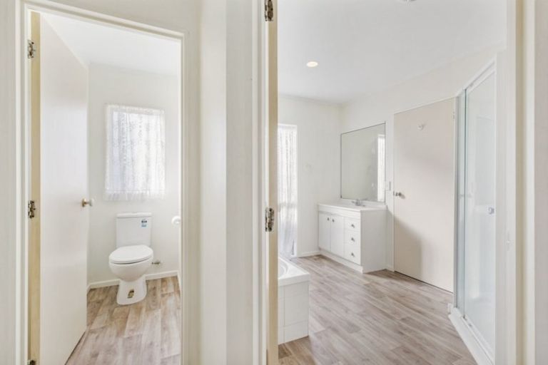 Photo of property in 50a Kitchener Road, Waiuku, 2123