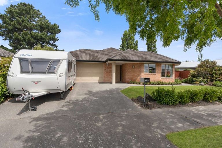 Photo of property in 15 Mataroa Place, Parklands, Christchurch, 8083