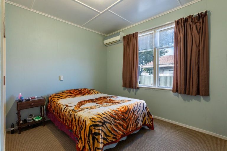 Photo of property in 10 Seddon Street, Dannevirke, 4930