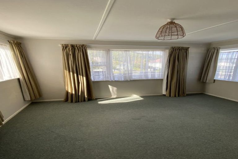 Photo of property in 31 Atiawa Crescent, Waiwhetu, Lower Hutt, 5010