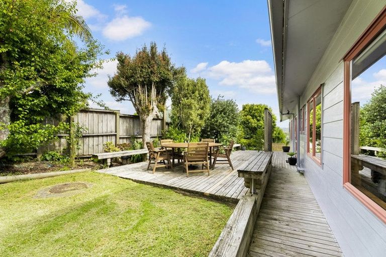 Photo of property in 39a Pohutukawa Avenue, Red Beach, 0932