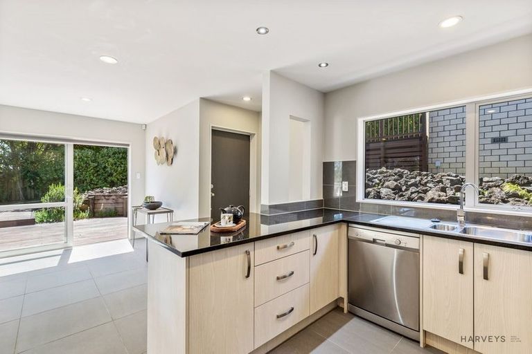 Photo of property in 75a Pleasant Road, Glen Eden, Auckland, 0602