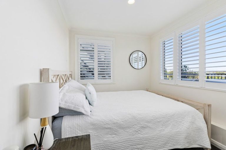 Photo of property in 14 Corlett Road, Plimmerton, Porirua, 5026