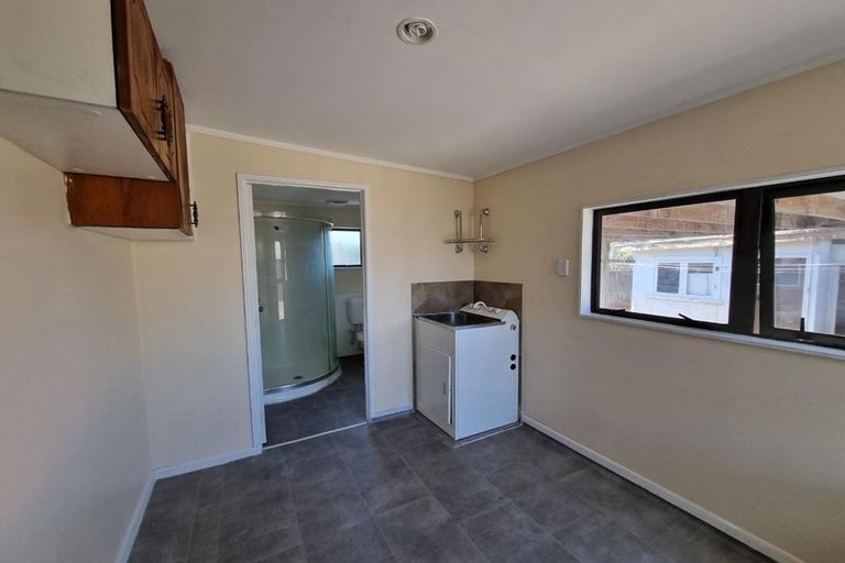 Photo of property in 10 Orakau Road, Mangere East, Auckland, 2024
