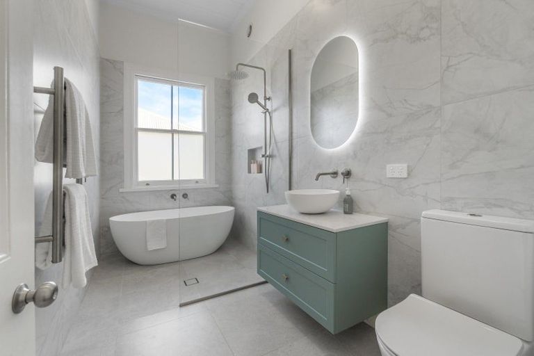 Photo of property in 15 Saint Leonards Road, Devonport, Auckland, 0624