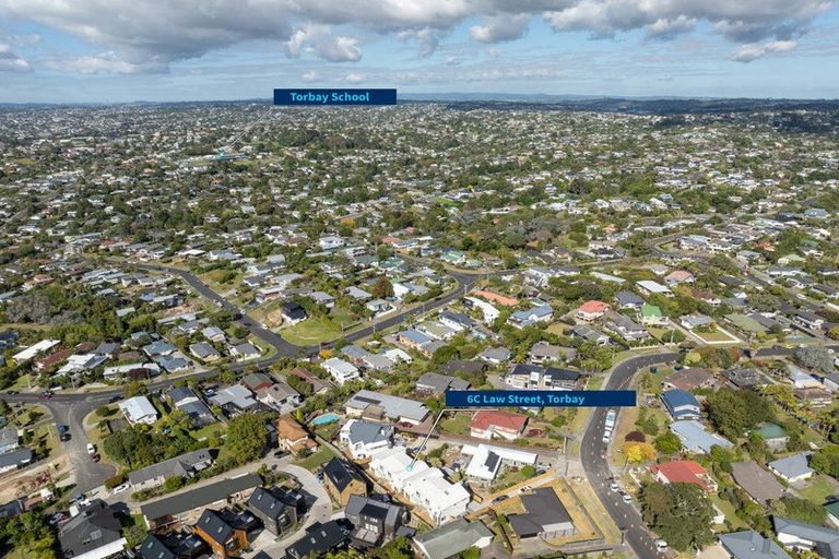 Photo of property in 6c Law Street, Torbay, Auckland, 0630