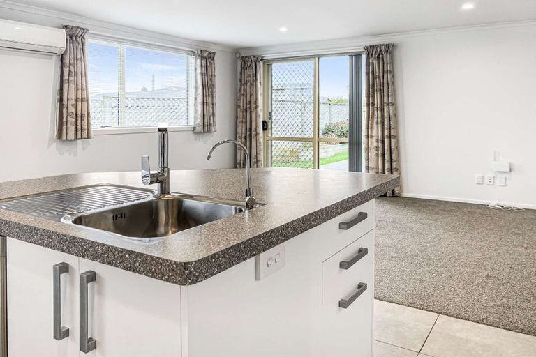 Photo of property in Henry Russell Estate, 8/36 Belgrove Drive, Waipukurau, 4200