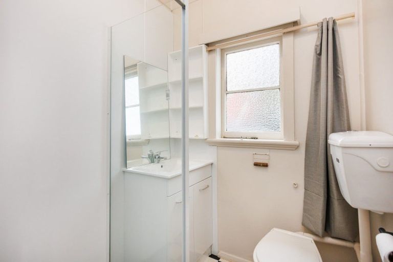 Photo of property in 8 Rolleston Street, Hokowhitu, Palmerston North, 4410