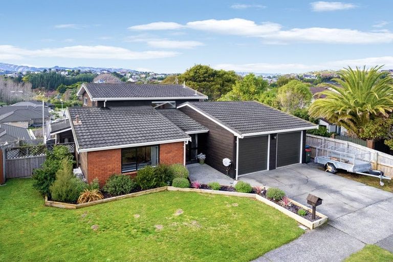 Photo of property in 19 Shackle Lane, Whitby, Porirua, 5024