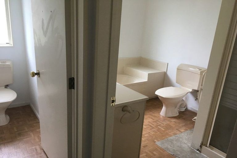 Photo of property in 8 Alice Place, Hillcrest, Auckland, 0627