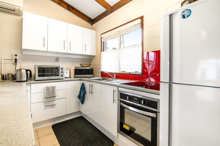 Photo of property in 23 Hatton Road, Orewa, 0931
