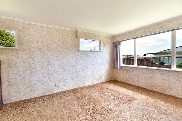 Photo of property in 30 Waverley Avenue, Glenfield, Auckland, 0629