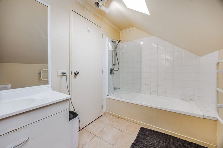 Photo of property in 31d Chieftain Rise, Goodwood Heights, Auckland, 2105