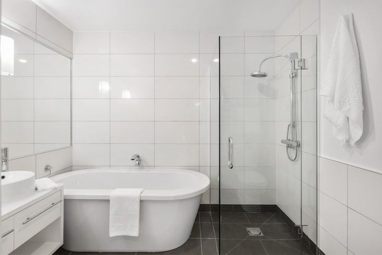 Photo of property in 25u1 Thane Road, Roseneath, Wellington, 6011