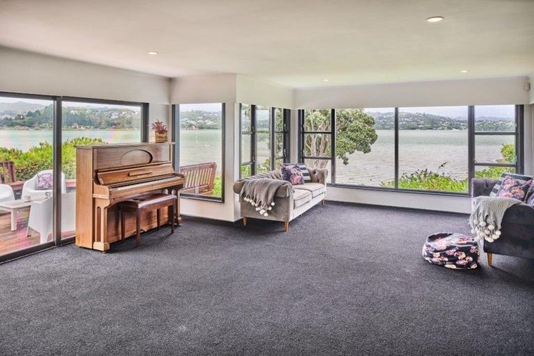Photo of property in 19 Motukaraka Point, Pauatahanui, Porirua, 5381