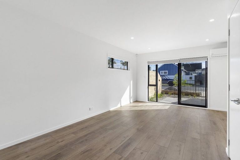 Photo of property in 2 Stokes Avenue, Te Atatu Peninsula, Auckland, 0610
