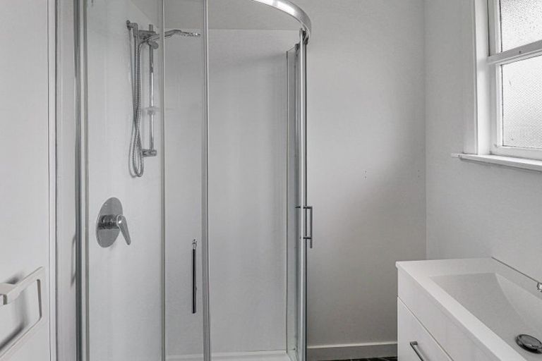 Photo of property in 5 Takatimu Way, Johnsonville, Wellington, 6037