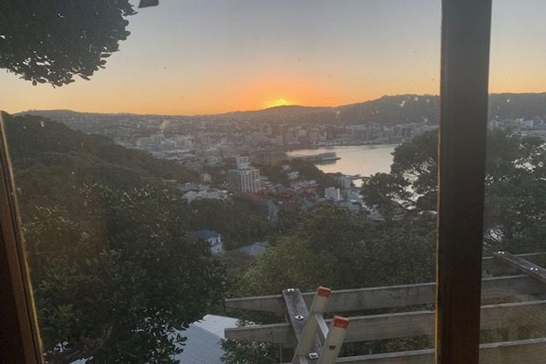 Photo of property in 46 Palliser Road, Roseneath, Wellington, 6011