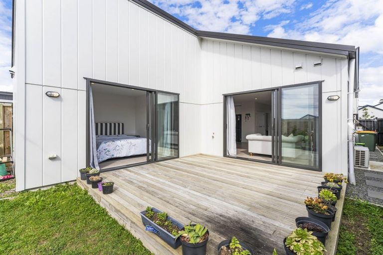 Photo of property in 14 Horokaka Street, Massey, 0614