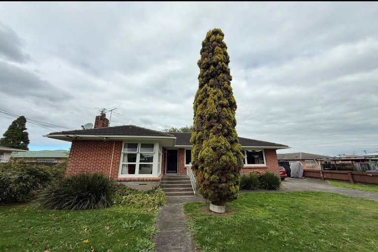 Photo of property in 12 Cross Street, Papakura, 2110