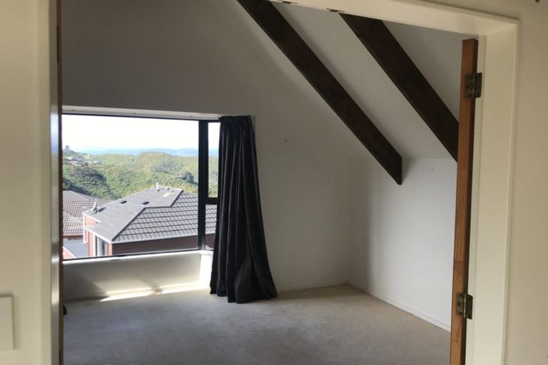 Photo of property in 17 Shastri Terrace, Khandallah, Wellington, 6035