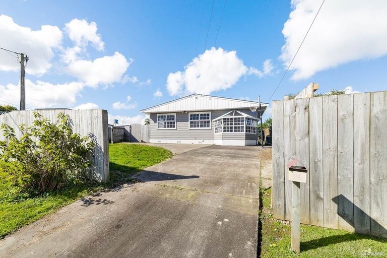 Photo of property in 201 Don Buck Road, Massey, Auckland, 0614