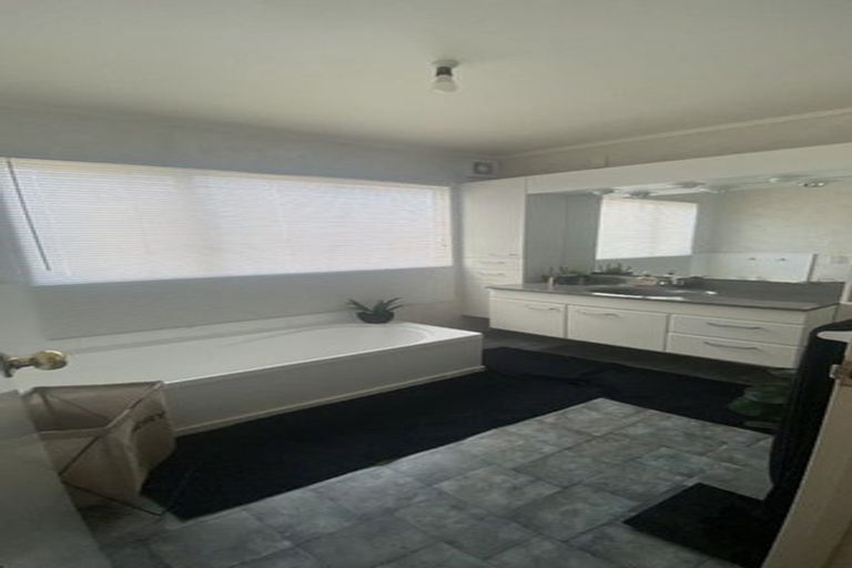 Photo of property in 38 Redwing Street, Browns Bay, Auckland, 0630