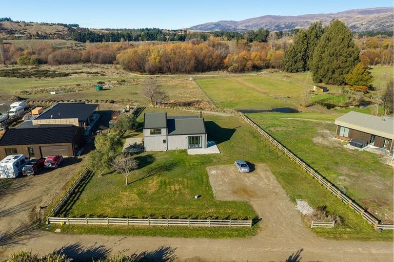 Photo of property in 2/19 Monteith Road, Albert Town, Wanaka, 9382