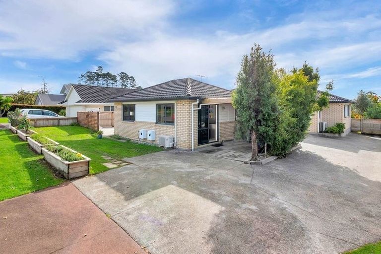 Photo of property in 35 English Oak Drive, Schnapper Rock, Auckland, 0632