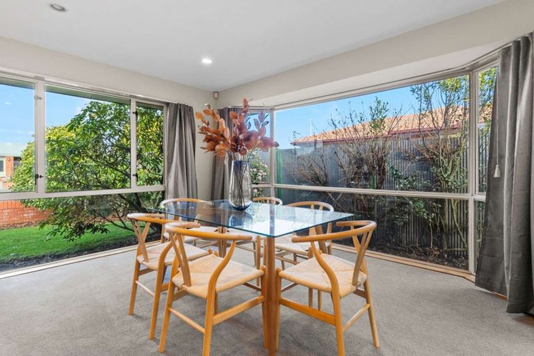 Photo of property in 5 Lowry Avenue, Redwood, Christchurch, 8051