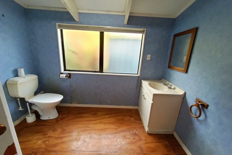 Photo of property in 20 Kerkwall Drive, Naenae, Lower Hutt, 5011