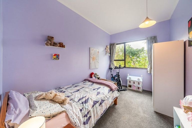 Photo of property in 42 Allington Road, Karori, Wellington, 6012