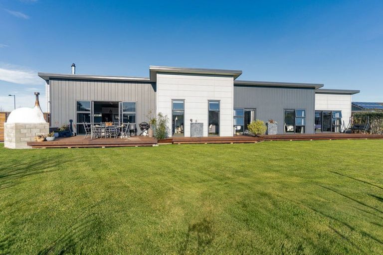 Photo of property in 7 Takahe Drive, Carterton, 5713