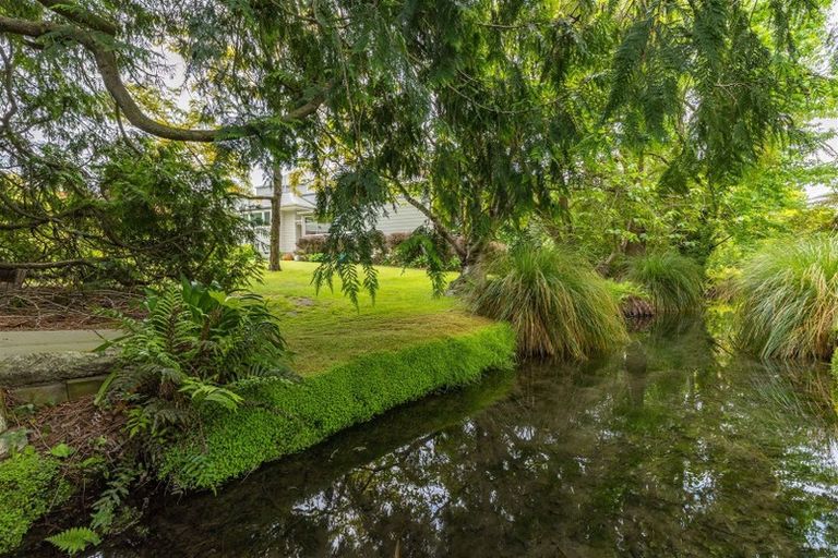 Photo of property in 40 Wai-iti Terrace, Burnside, Christchurch, 8052