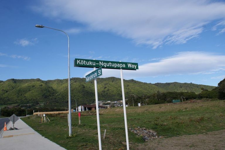 Photo of property in 9 Pihoihoi Close, Waikanae, 5036