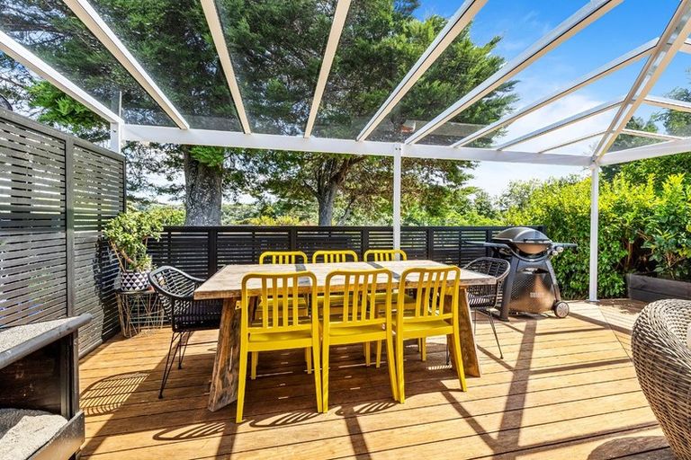 Photo of property in 1 Rapaki Place, Te Atatu Peninsula, Auckland, 0610