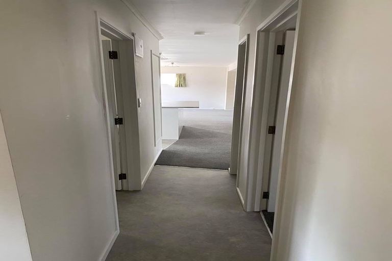 Photo of property in 72a Borich Road, Sunnyvale, Auckland, 0612
