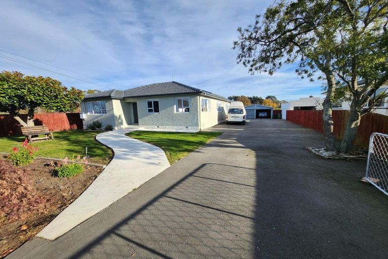 Photo of property in 74 Awamoa Road, Holmes Hill, Oamaru, 9401