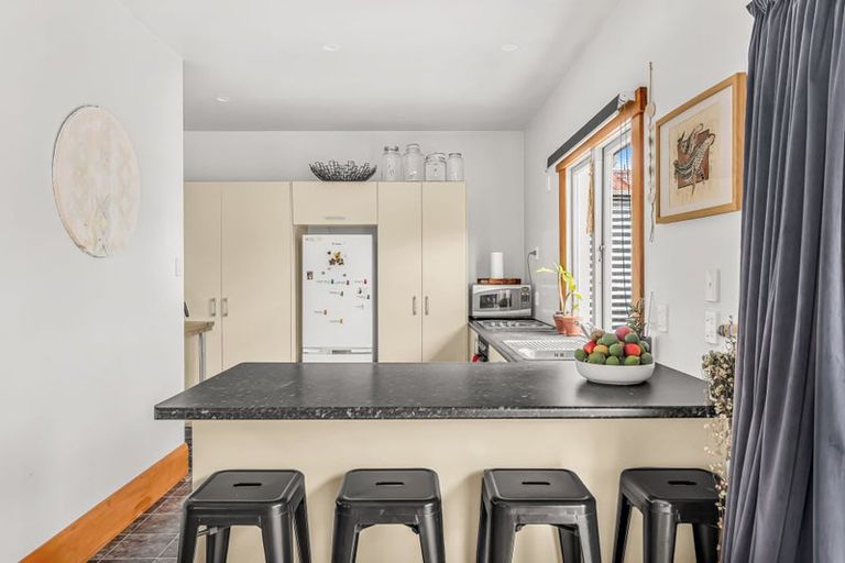 Photo of property in 37 Cobden Street, Gisborne, 4010