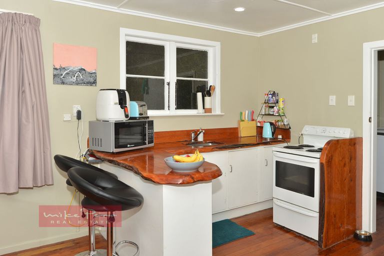 Photo of property in 11 Pukemiro Road, Te Kamo, Whangarei, 0112