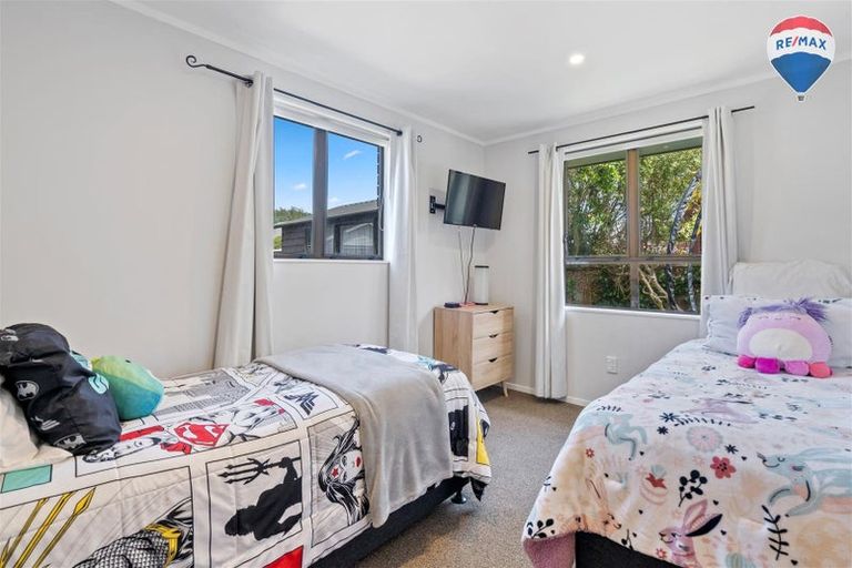 Photo of property in 17 Norton Park Avenue, Fairfield, Lower Hutt, 5011