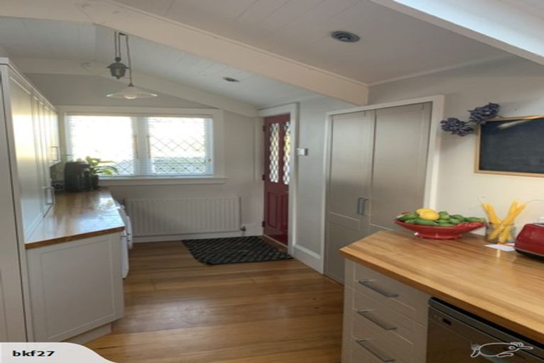 Photo of property in 124 Purchas Street, Edgeware, Christchurch, 8013