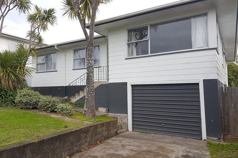 Photo of property in 15 Hewlett Road, Massey, Auckland, 0614