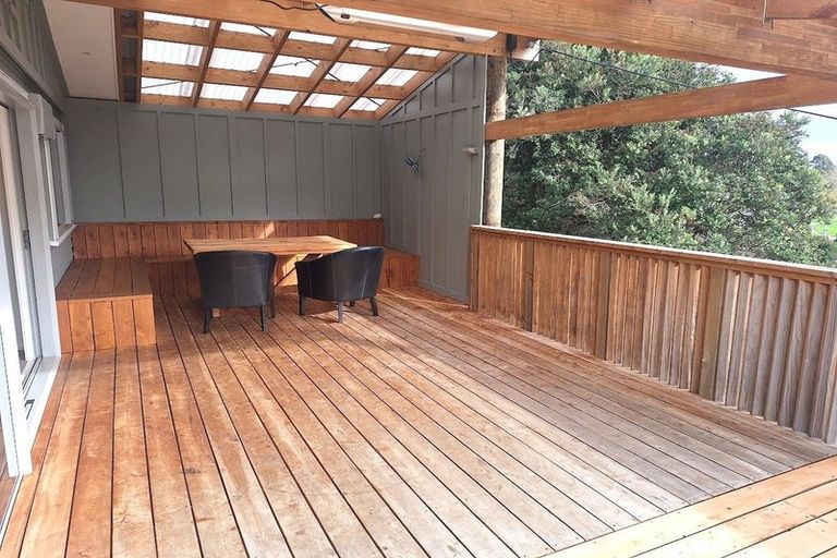 Photo of property in 17 Thomas Street, Stokes Valley, Lower Hutt, 5019