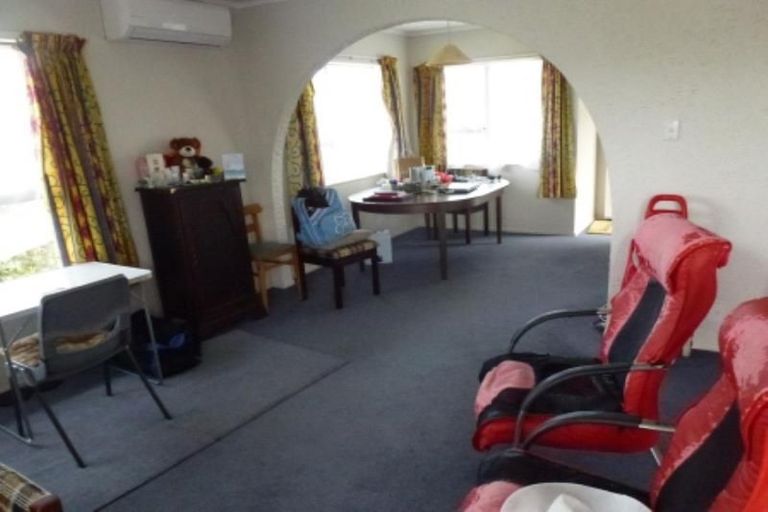 Photo of property in 10f3 Tuapapa Street, Johnsonville, Wellington, 6037