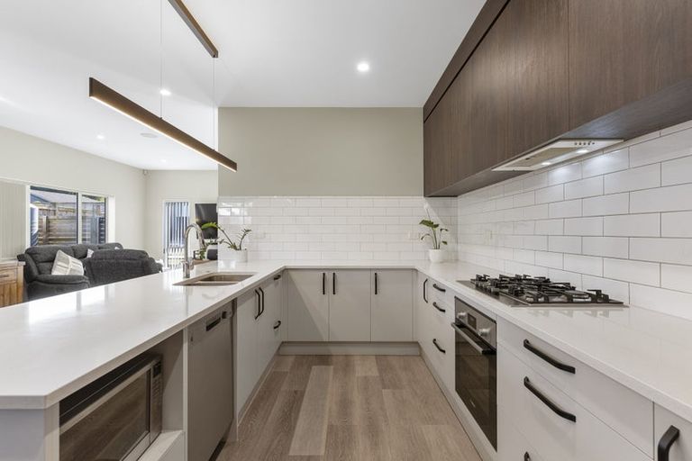 Photo of property in 24 Holcroft Street, Papakura, 2110